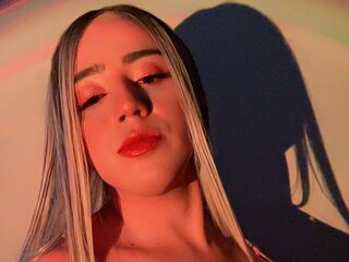 See AlejaHill’s Cam Show Now