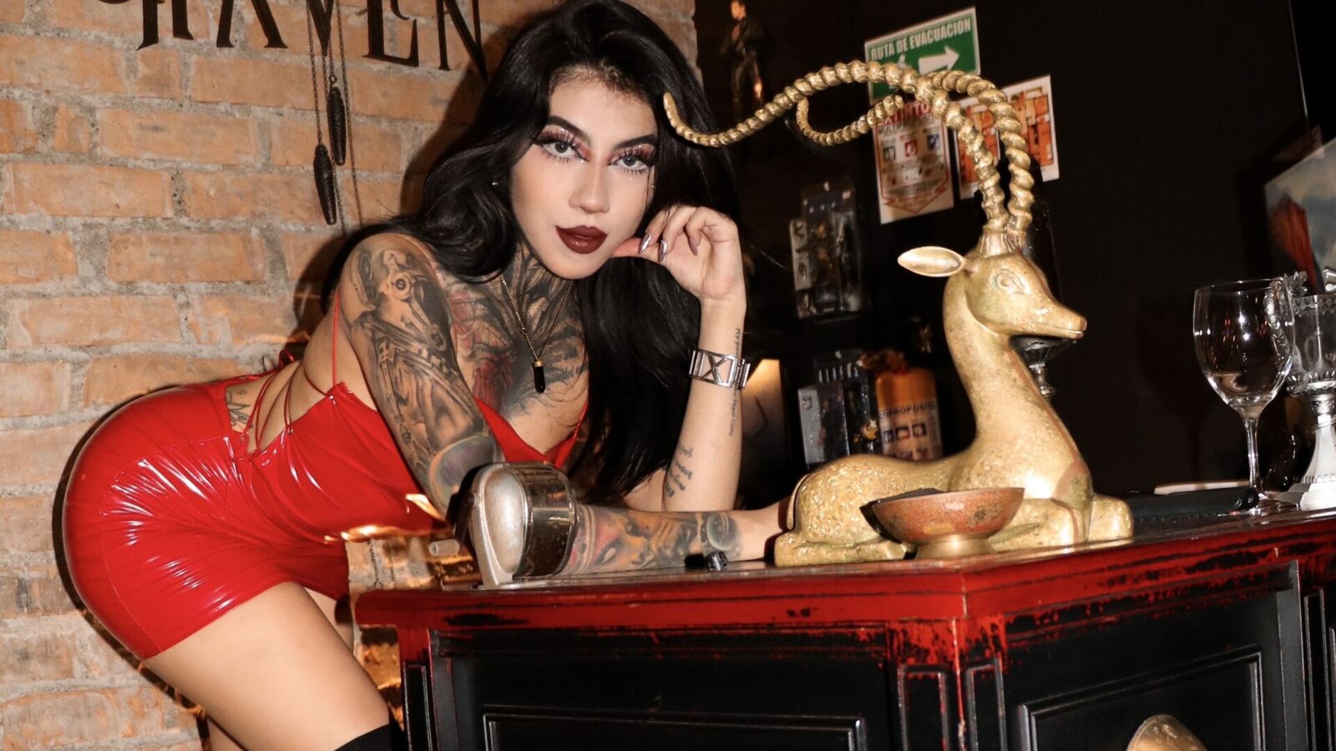 See AlexHadid’s Cam Show Now