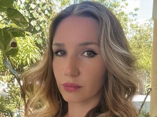See AnaAlvarez’s Cam Show Now