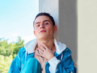 See AndroAlex’s Cam Show Now