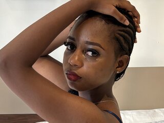 See BrianaHadid’s Cam Show Now