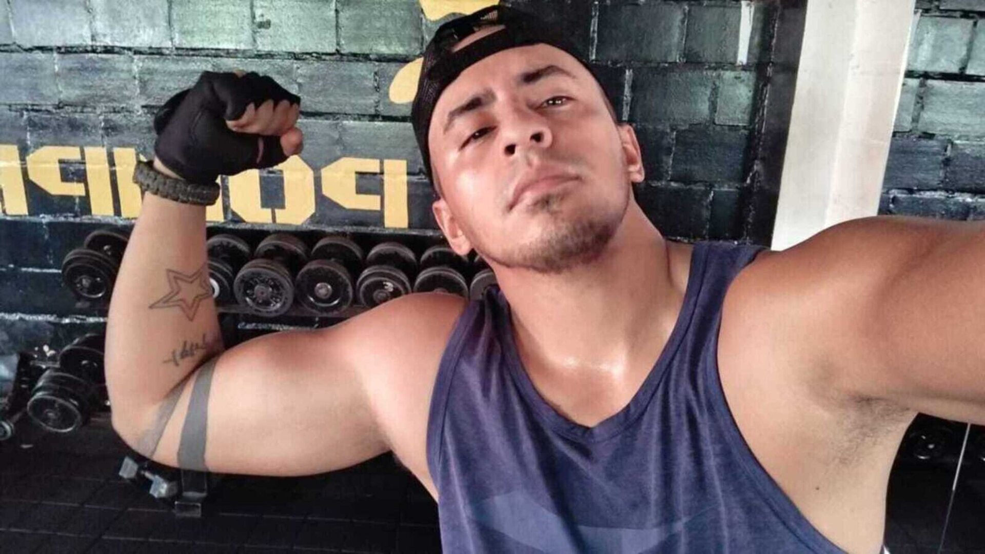 See CristopherTomson’s Cam Show Now
