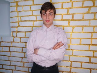 See DannySwan’s Cam Show Now
