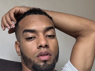 See DarellBrown’s Cam Show Now