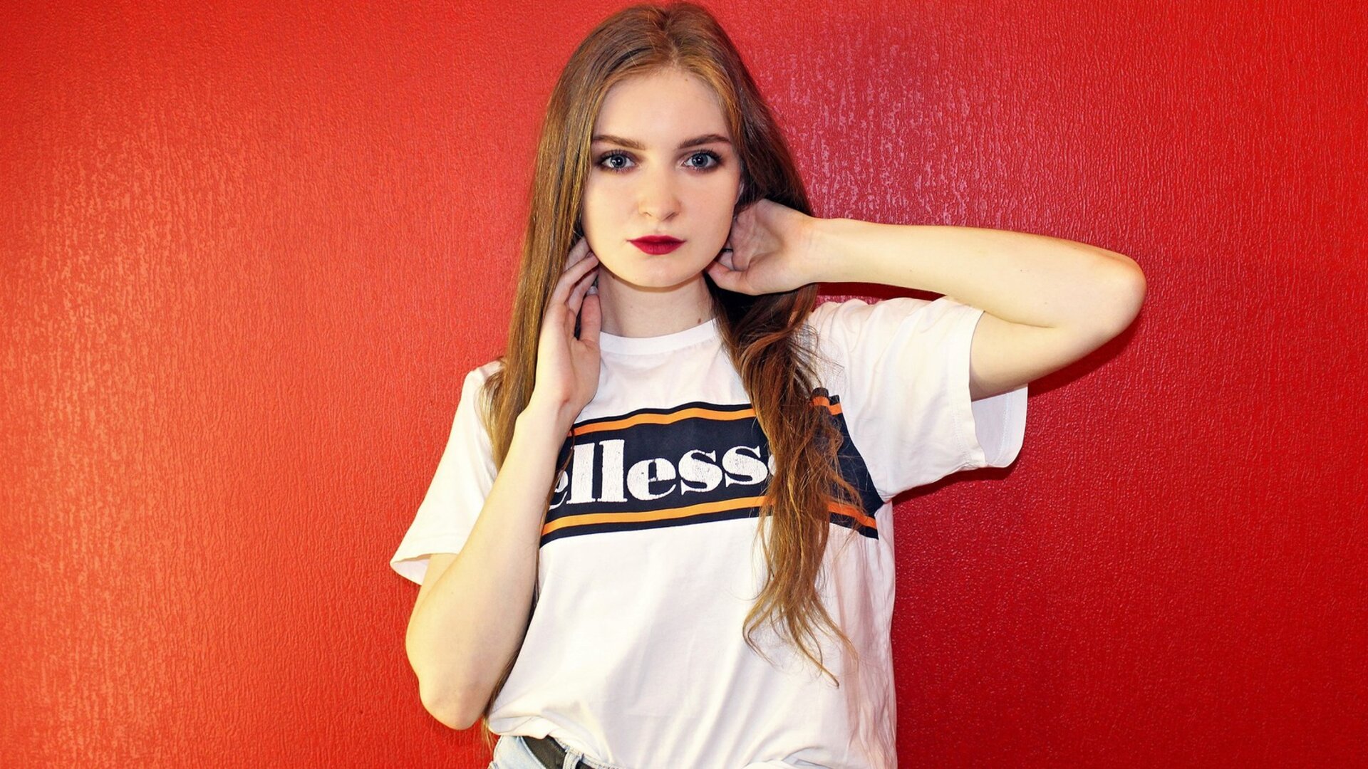 See ElizabethOwl’s Cam Show Now