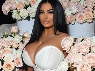 See EvelyneSmith’s Cam Show Now