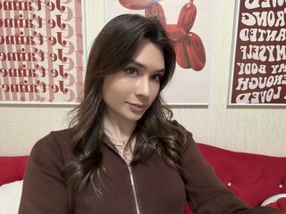 See MiaBennette’s Cam Show Now