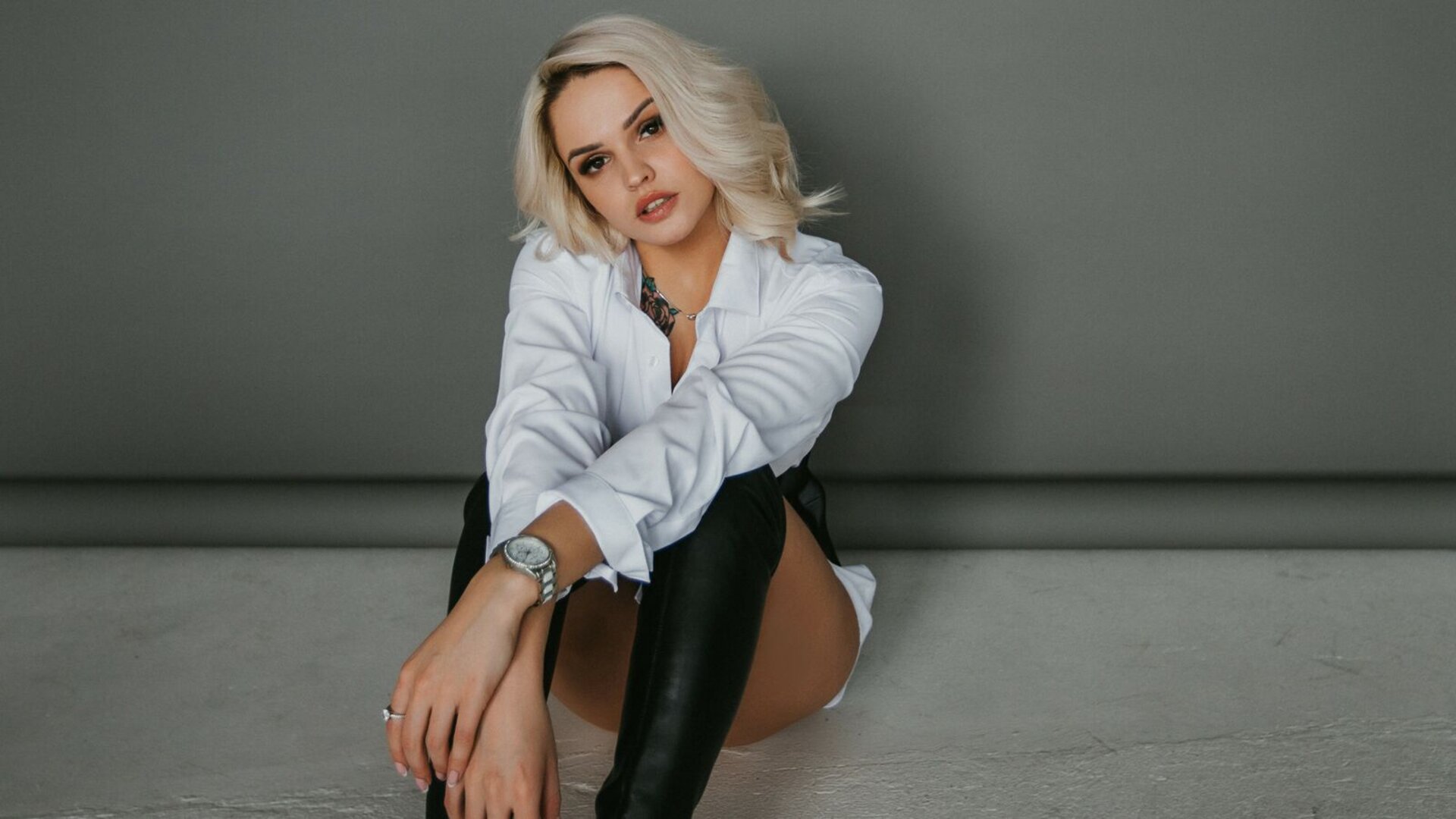 See MilaMedison’s Cam Show Now