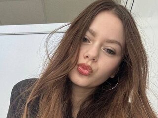 See ObsidianVelour’s Cam Show Now