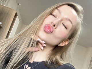 See OliviaSalas’s Cam Show Now