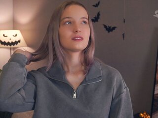 See RessieKaua’s Cam Show Now