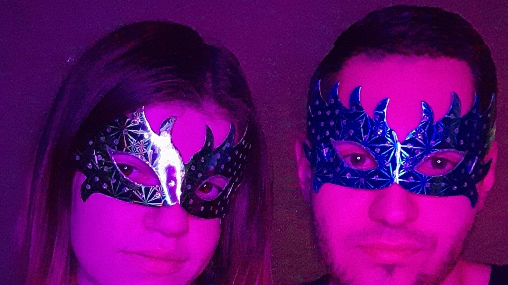 See RomAndMia’s Cam Show Now